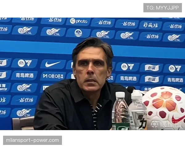 拉莫斯球场上大佬,家里却爱穿拖鞋睡大觉,这反差也太真实了吧! 拉莫斯球场上大佬,家里却爱穿拖鞋睡大觉,这反差也太真实了吧!